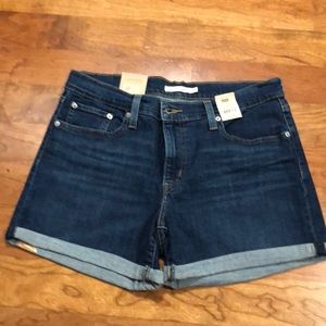 Women’s Levi’s jean shorts size 12 (31 waist) mid length
